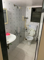 prop1636270602bathroom.jpg